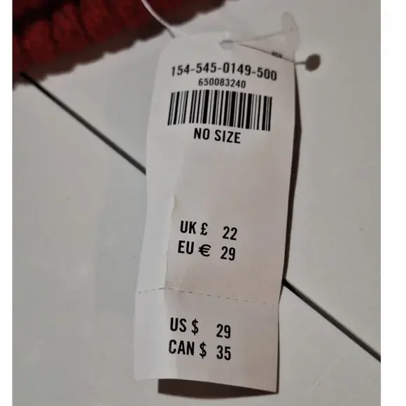 NWT Abercrombie & Fitch Fur Pom Beanie OS Red Ribbed Knit Outdoor Winter Nature - Picture 8 of 9